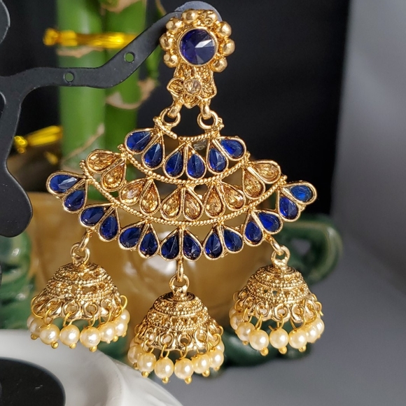 Fancy Earring - Picture 3 of 3